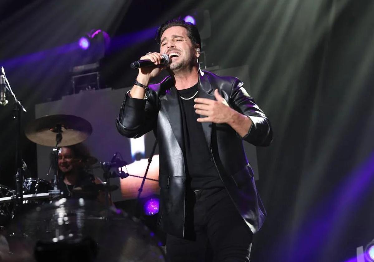David Bustamante en un concierto en Irún.