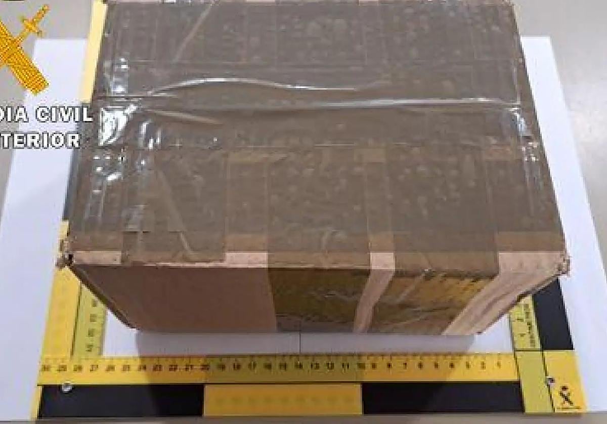 Paquete que contenía en su interior la sustancia.