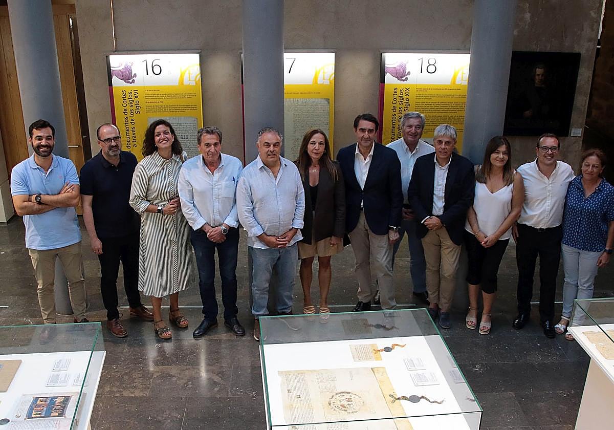 El consejero Juan Carlos Suárez Quiñones preside la constitución del Pleno de la nueva Comisión Gestora Provincial del PP de León.