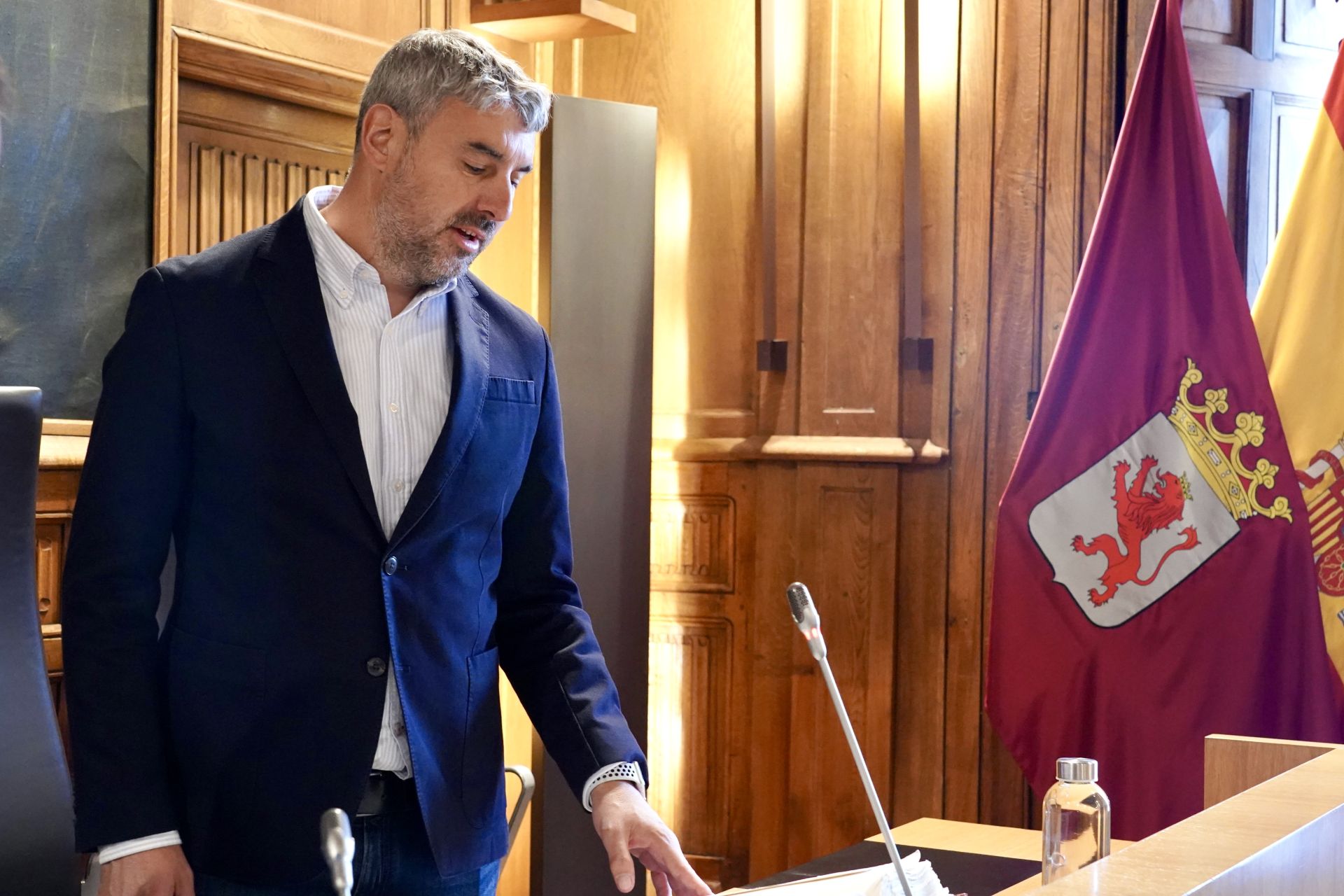 Toma de posesión de dos nuevos diputados provinciales en León