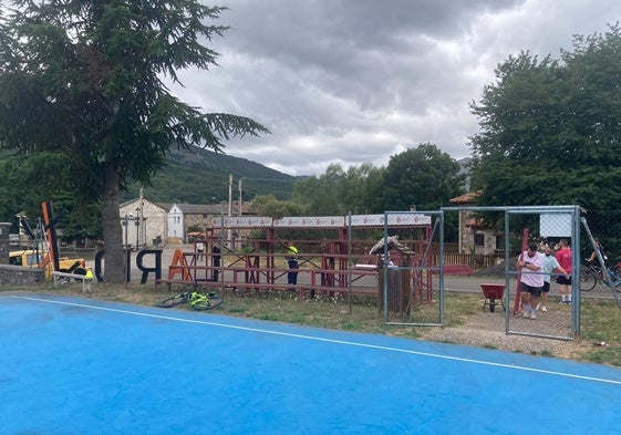 La pista de bolos en Lario.