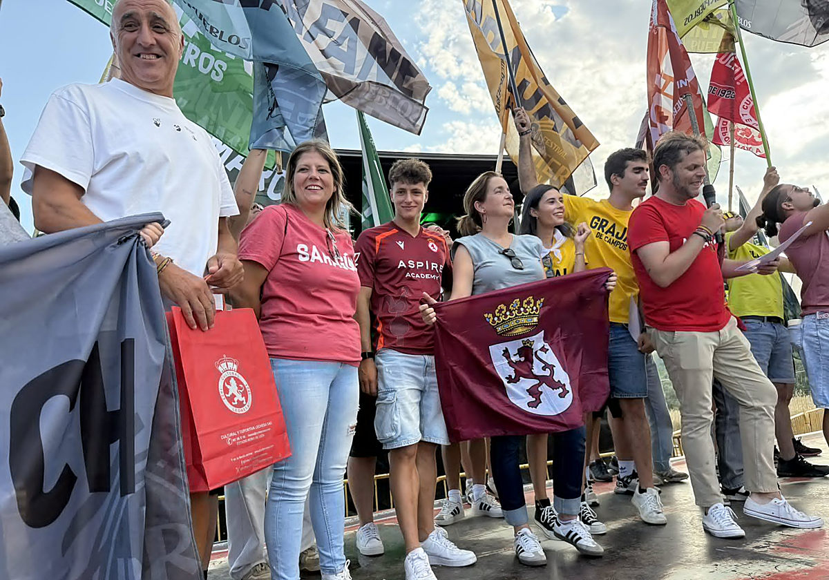 Presentación de la tercera equipación de la Cultural en Almanza