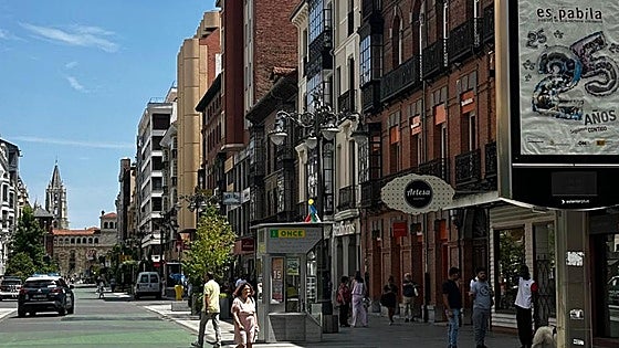 Calor sofocante y temperaturas que rozarán los 34 grados en León