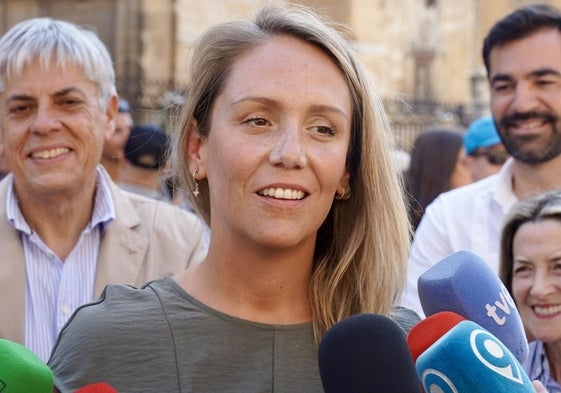 La vicesecretaria nacional de Coordinación Sectorial del PP, Alma Ezcurra, comparece para hablar de actualidad política durante su visita León acompañada del secretario provincial, Eduardo Diego, y el portavoz en el Ayuntamiento de la capital, David Fernández.