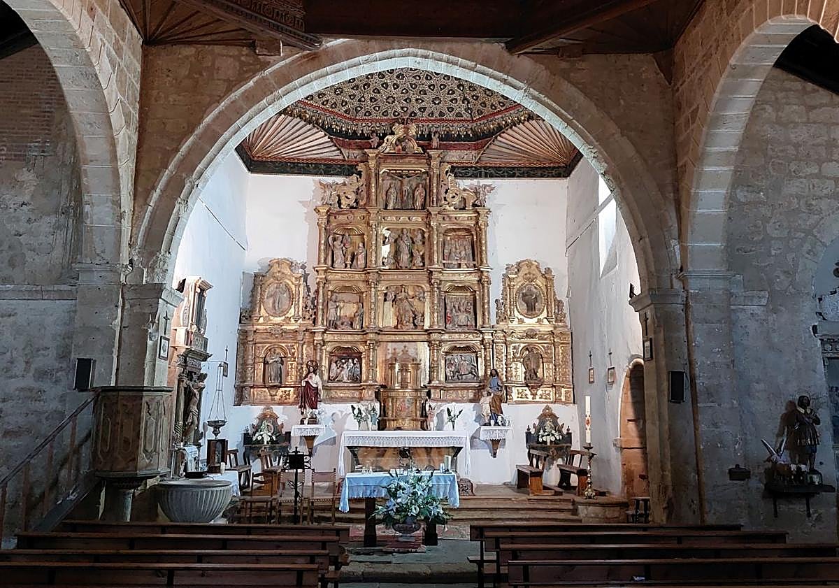 Imagen principal - Imágenes del interior de los templos que se pueden visitar.