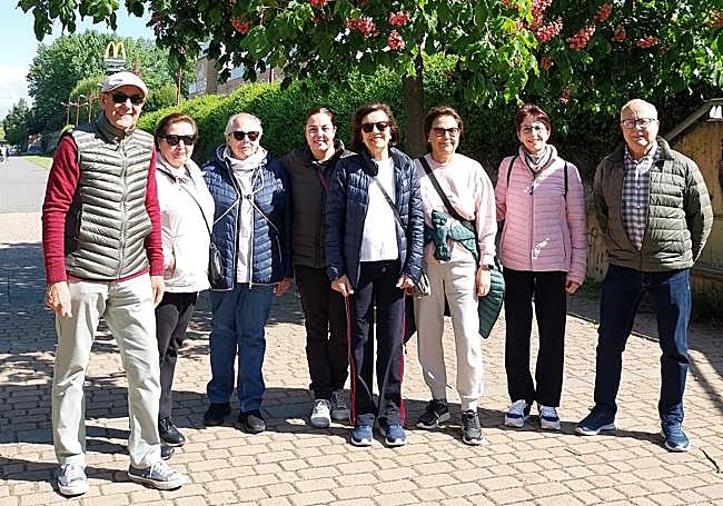 Imagen de Enma con varios compañeros y amigos de Alcer.