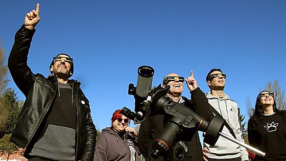 Sólo queda un año y León ensaya para el histórico eclipse total de Sol