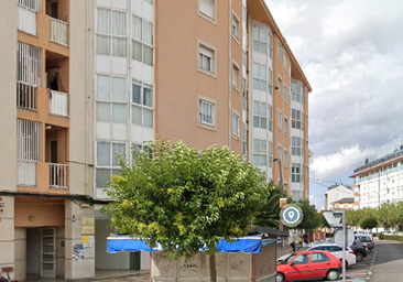 Un incendio en un edificio de cinco plantas obliga al desalojo de vecinos en Bembibre