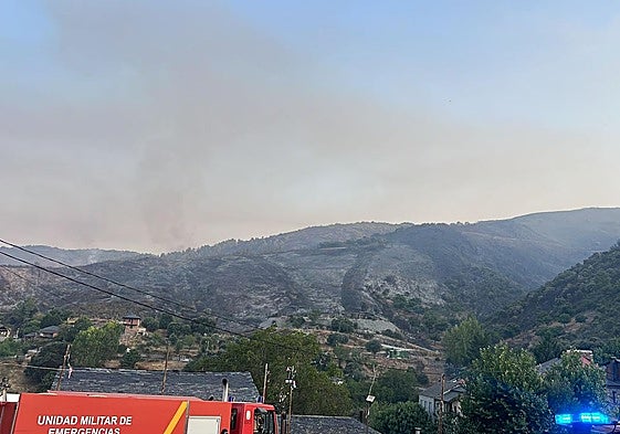 Imágenes del incendio de Yeres, junto a Las Médulas.