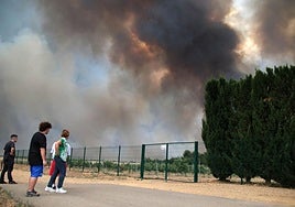 Las imágenes de la evacuación de un pueblo de León por los incencios