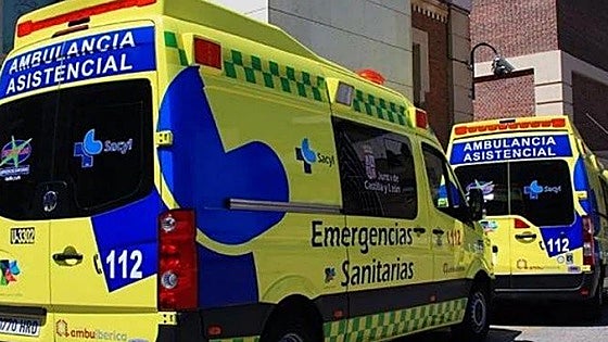 Un turismo y un camión sufren un fuerte accidente en Puente de Órbigo