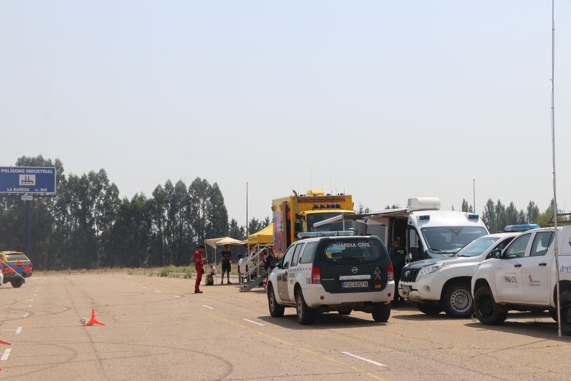 El Puesto de Mando Avanzado coordina la lucha contra el incendio de Castrocalbón