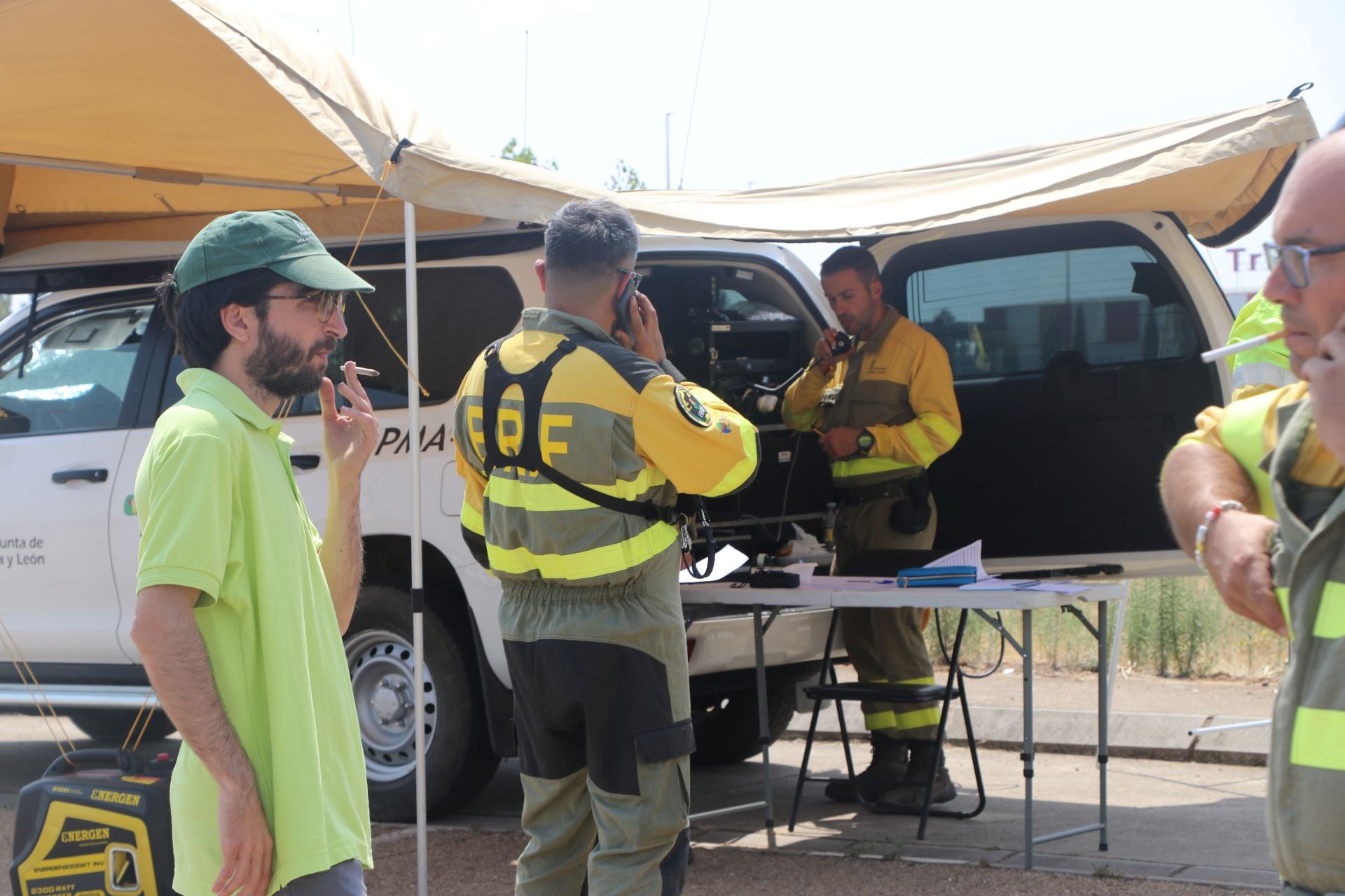 El Puesto de Mando Avanzado coordina la lucha contra el incendio de Castrocalbón