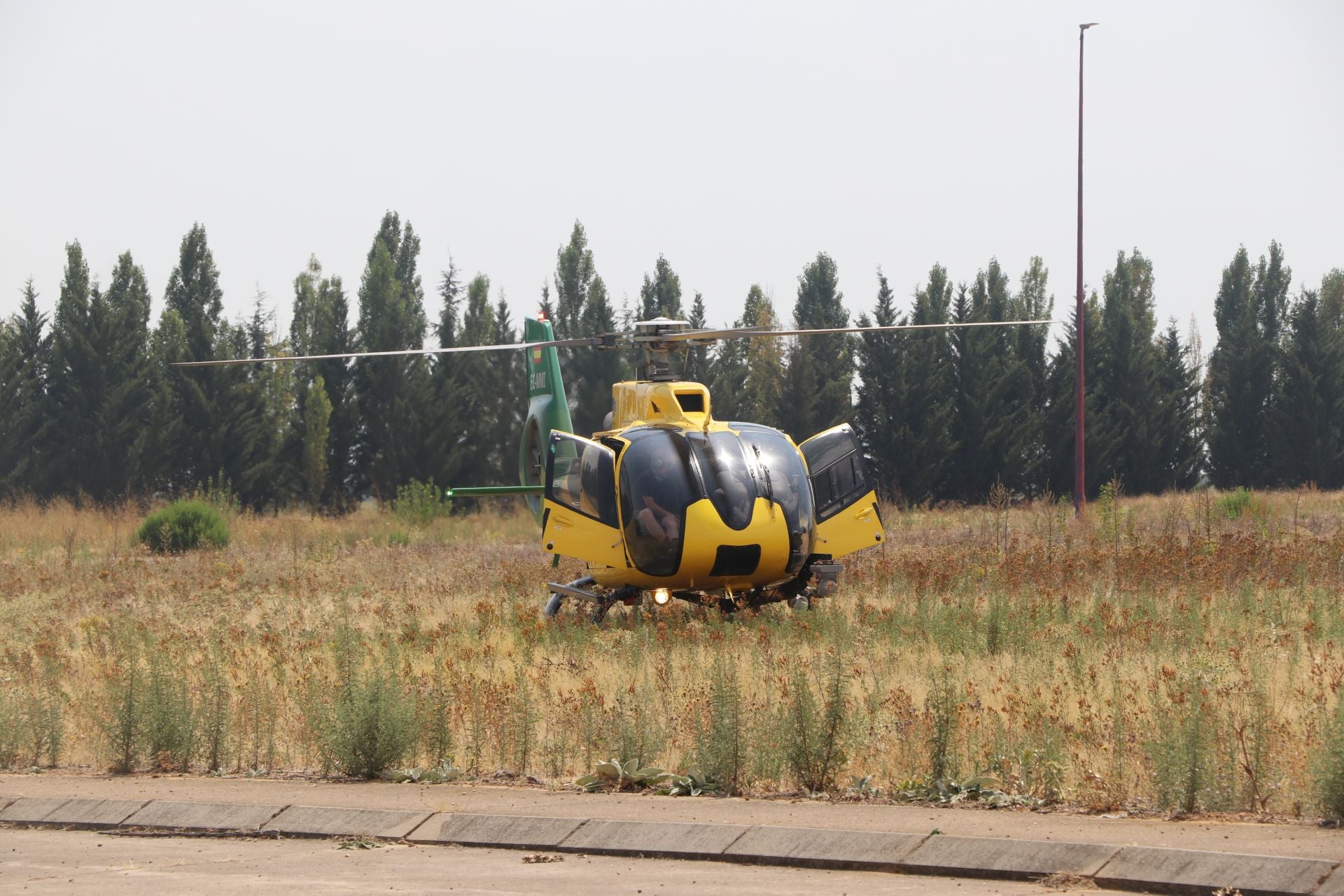 El Puesto de Mando Avanzado coordina la lucha contra el incendio de Castrocalbón