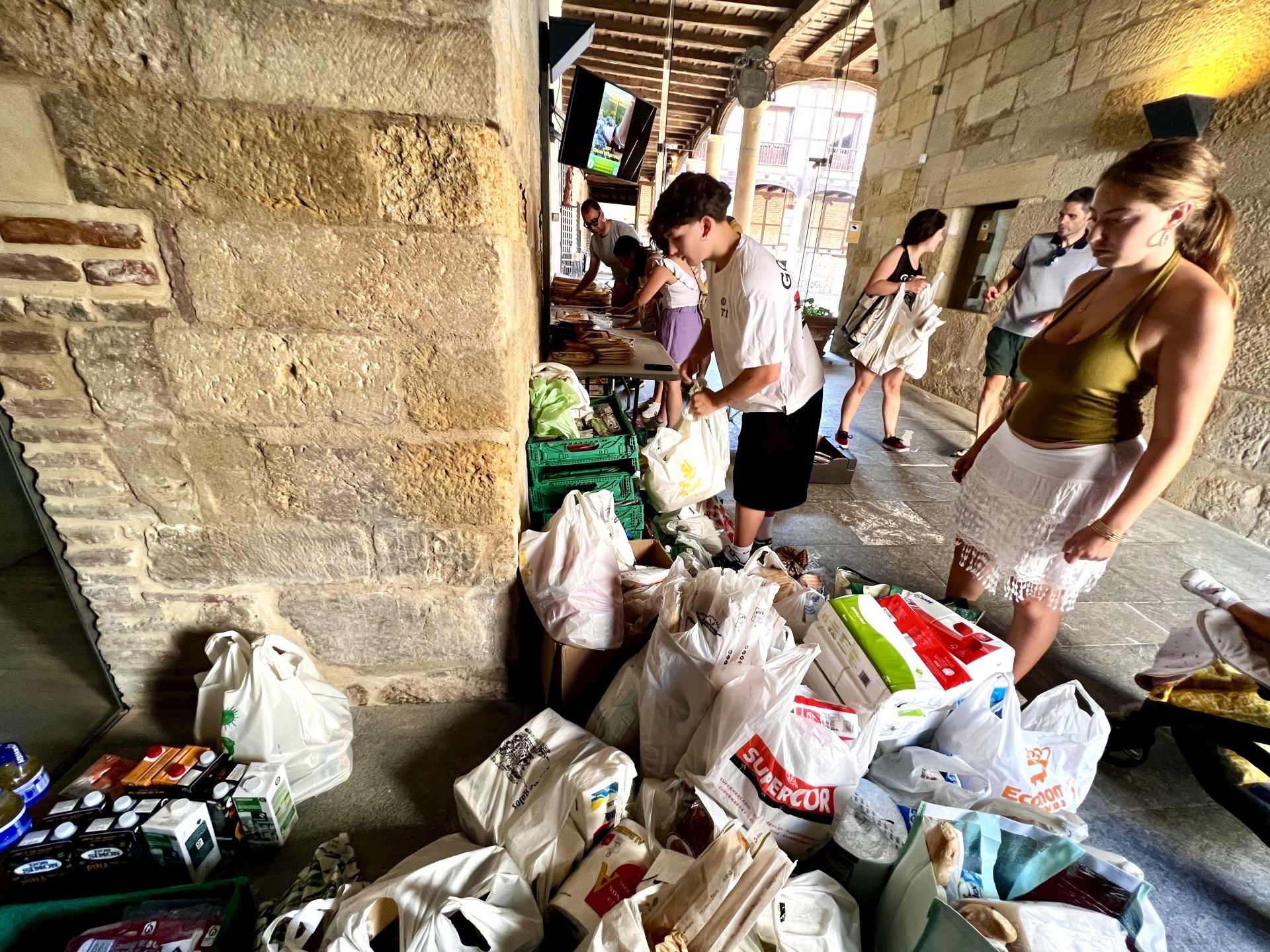 Recogida de alimentos para los afectados por los incendios de León