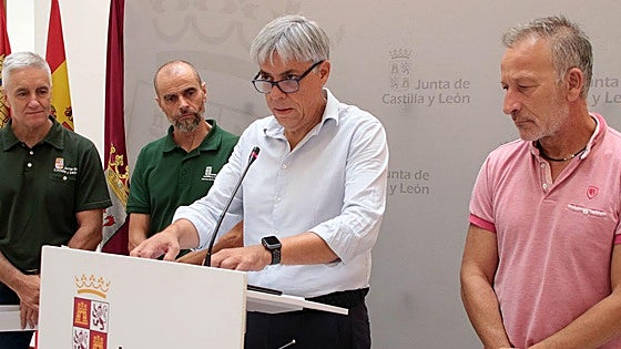Preocupan las fuertes rachas de viento, que podrían complicar las labores de extinción de los incendios