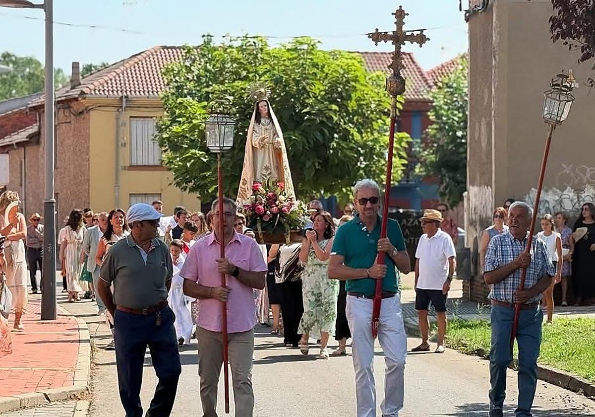 Villaabalter honra a la Virgen de la Asunción