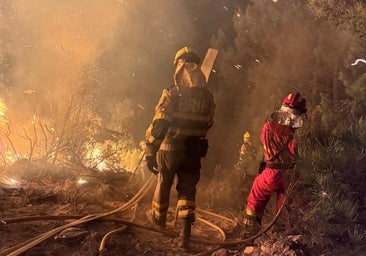 Cuatro miembros de la UME sufren quemaduras en el incendio de Odollo