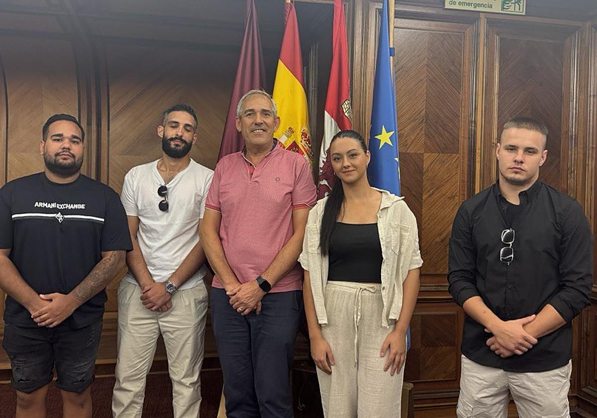 Nuevos trabajadores del servicio.