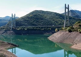 Foto de archivo del embalse de Barrios de Luna.