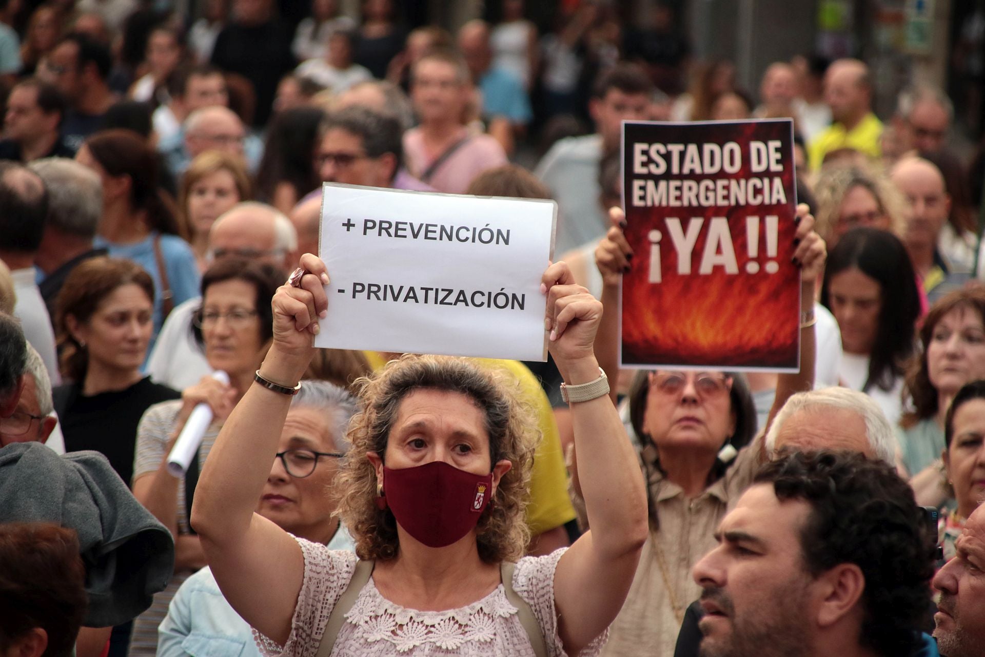 La Bañeza exige el nivel 3 de emergencia por los incendios de la provincia