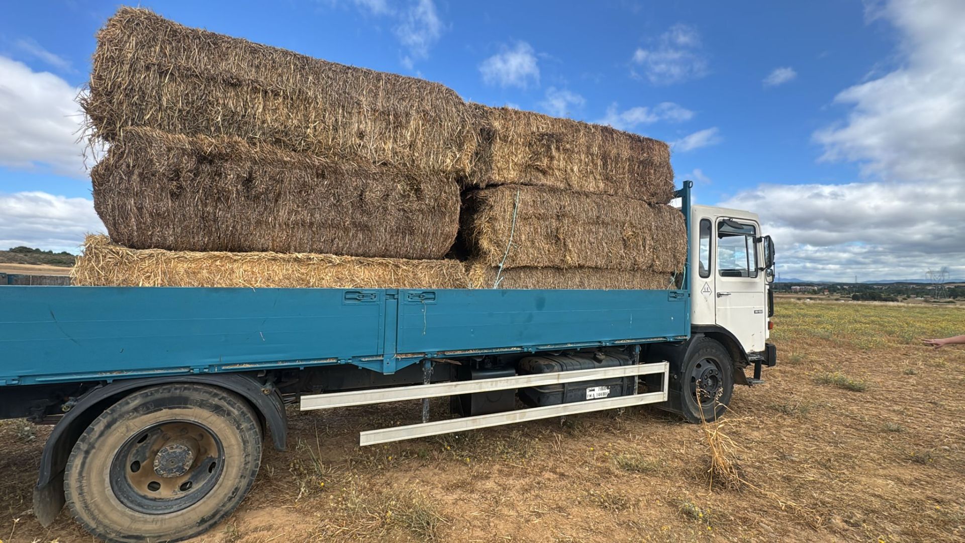 Transportistas y ganaderos solidarios rumbo a la Valdería