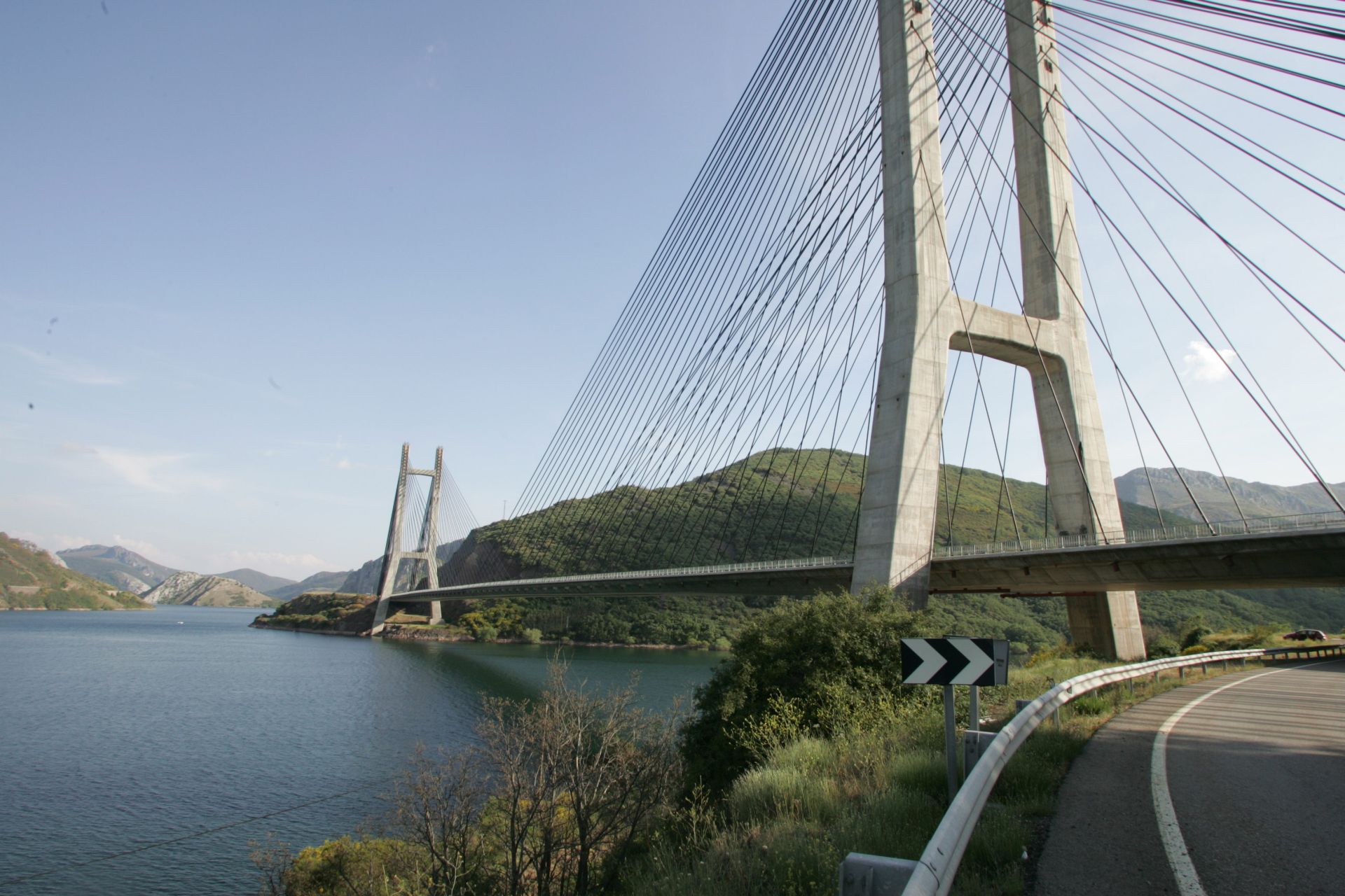Un puente de récord y de libro
