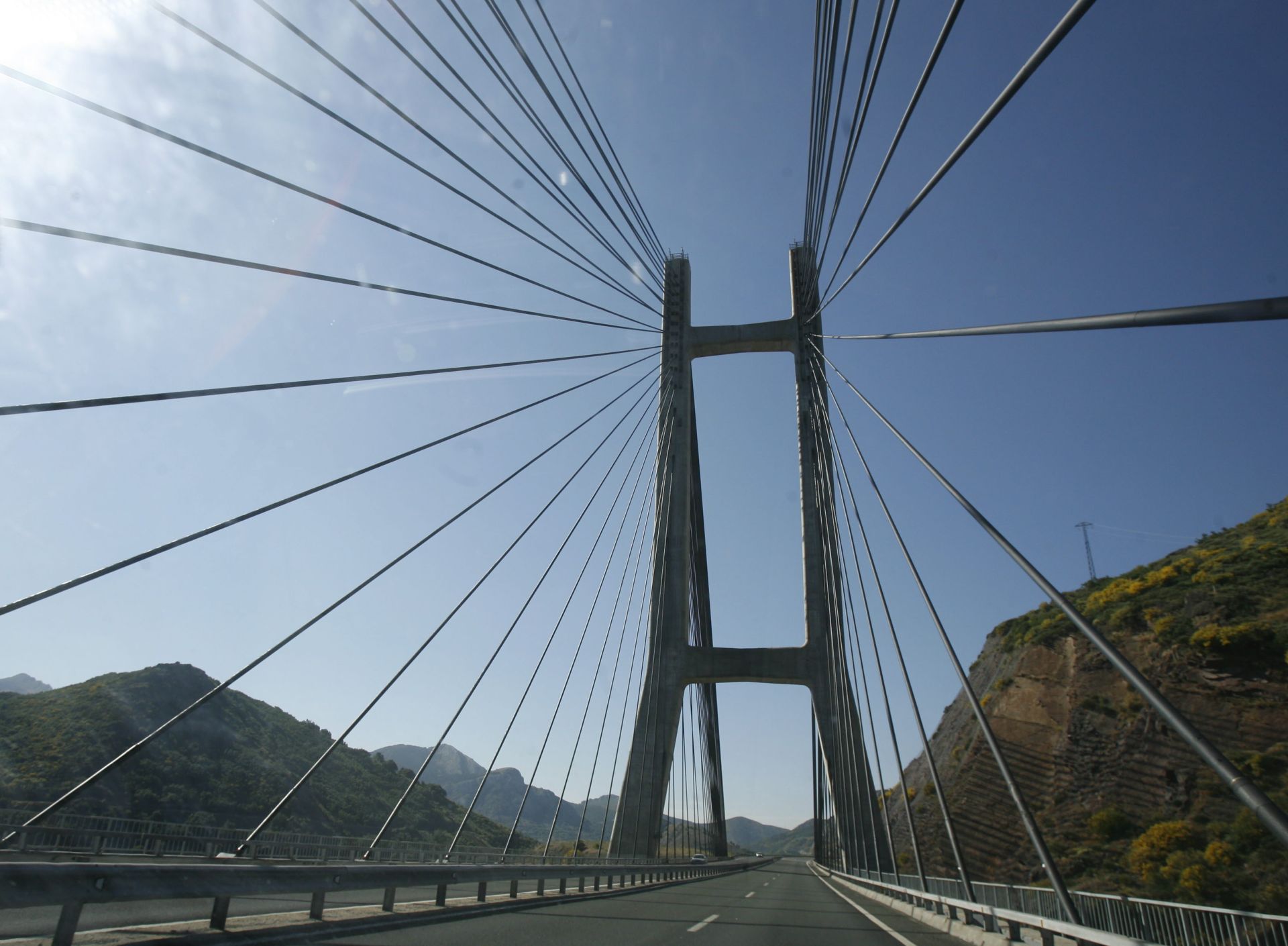 Un puente de récord y de libro