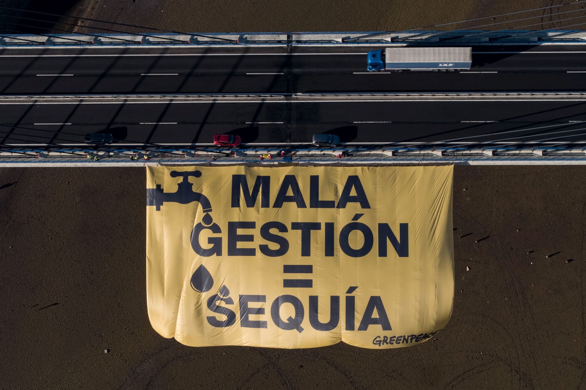 Un puente de récord y de libro