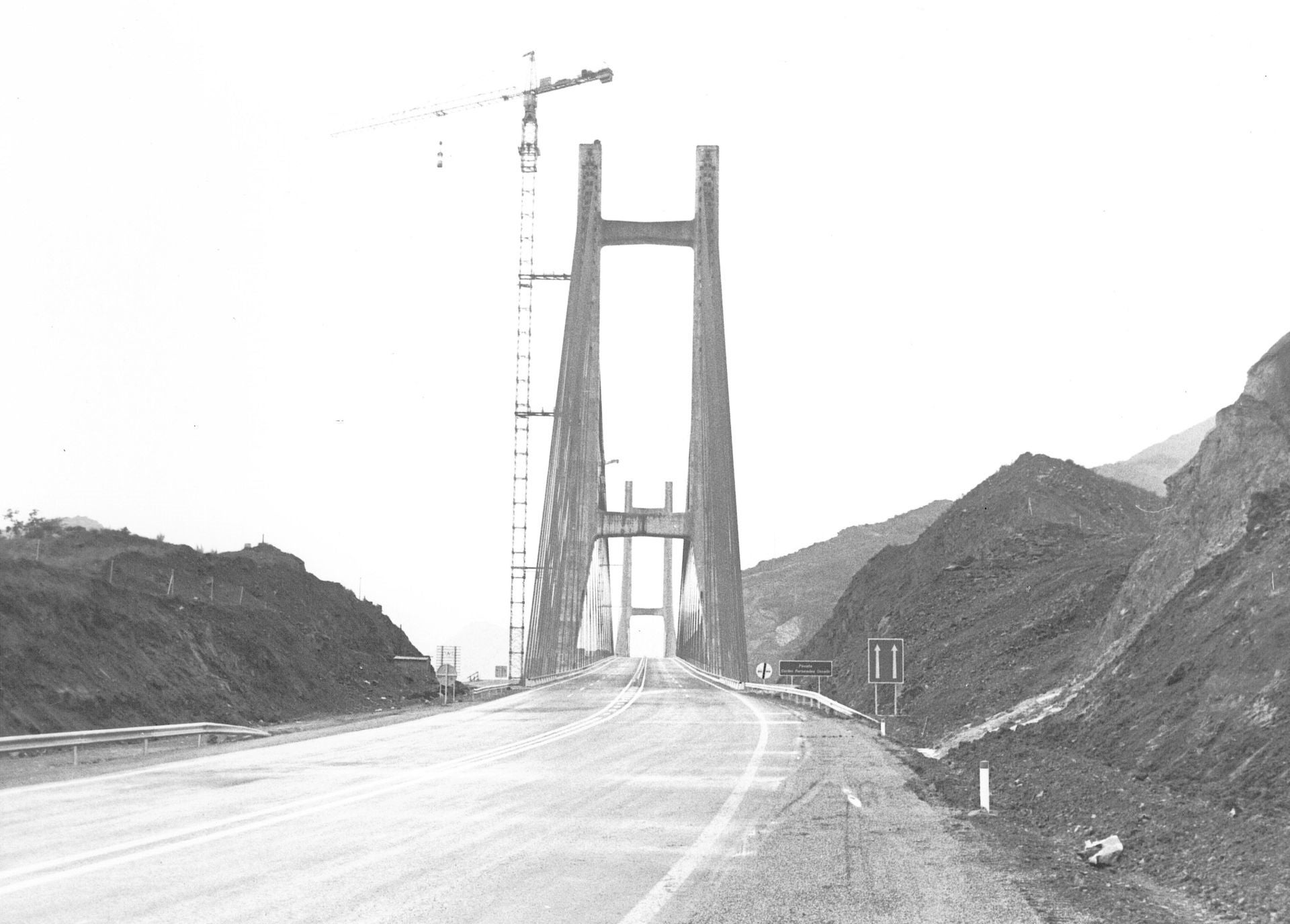Un puente de récord y de libro