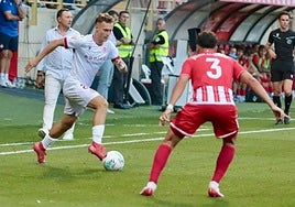 Rafa Tresaco, en una acción de partido.