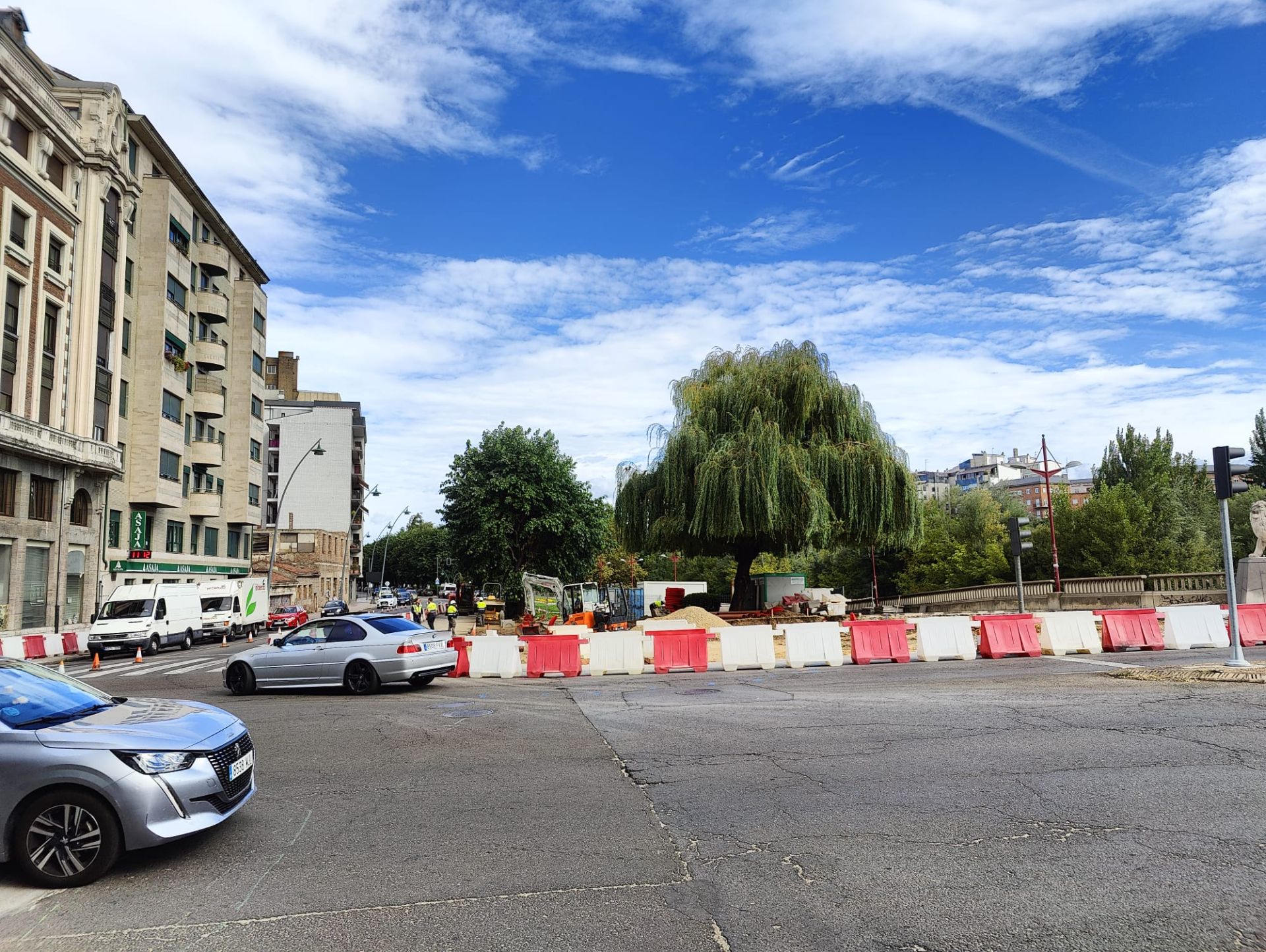 Las obras vistas desde la avenida del Ingeniero Saénz de Miera.