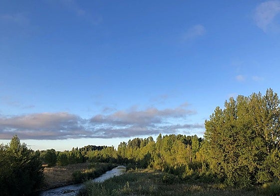 Cielo con intervalos nubosos desde Carbajal.