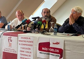 Más vuelos exige al ministro Puente el compromiso con la terminal de mercancías