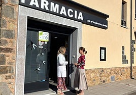 Presidenta COFLEÓN en una farmacia de La Magdalena