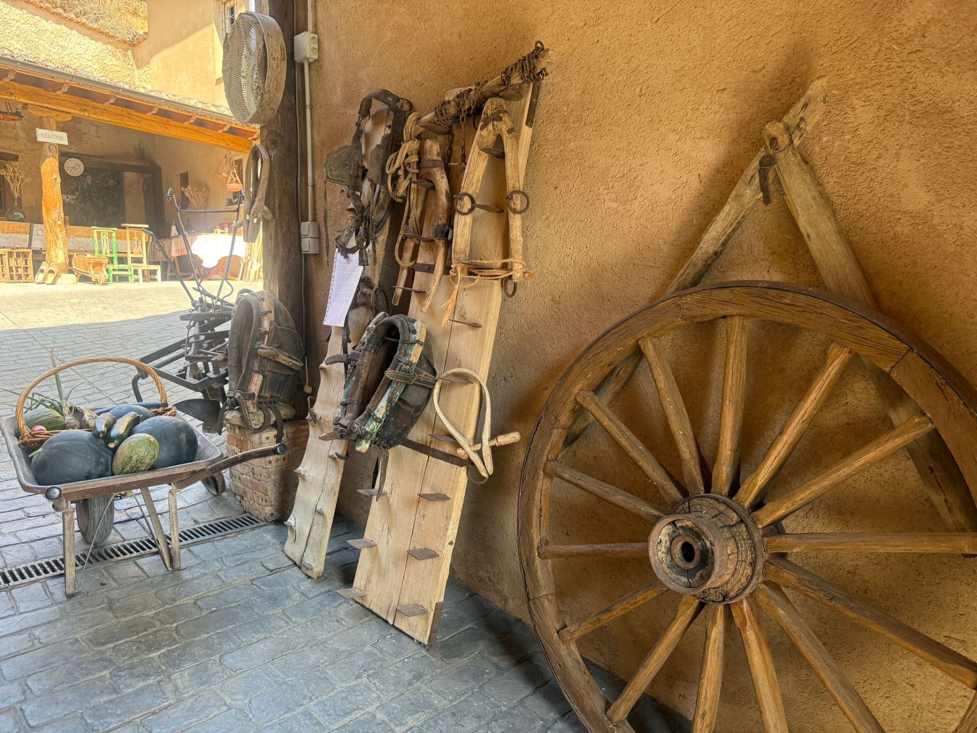 Imágenes del rincón de Ricardo en San Miguel de Escalada