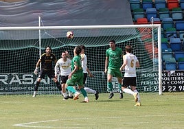 Imagen de un partido entre el Atlético Astorga y el Salamanca UD