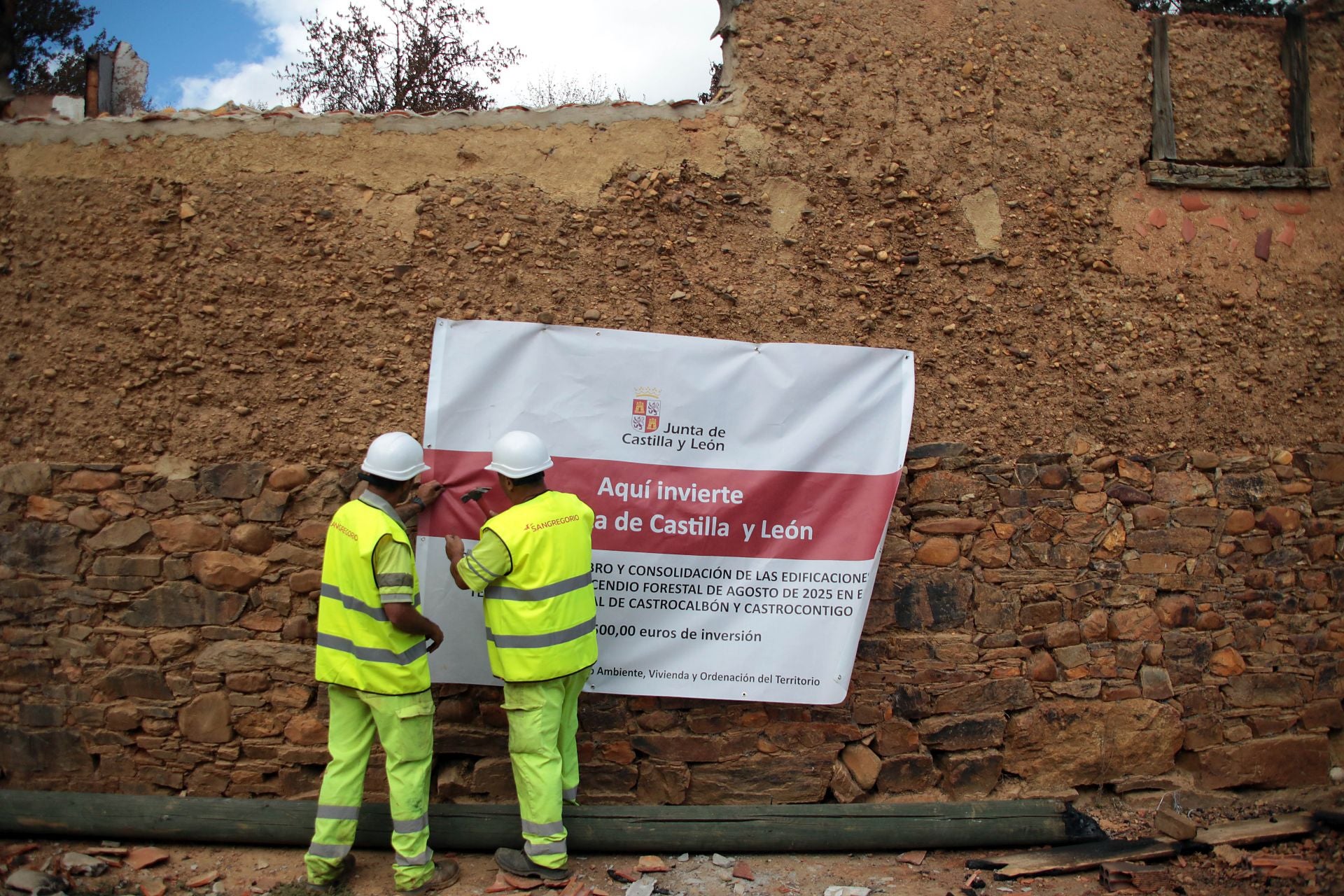 Así está Castrocalbón semanas después del incendio