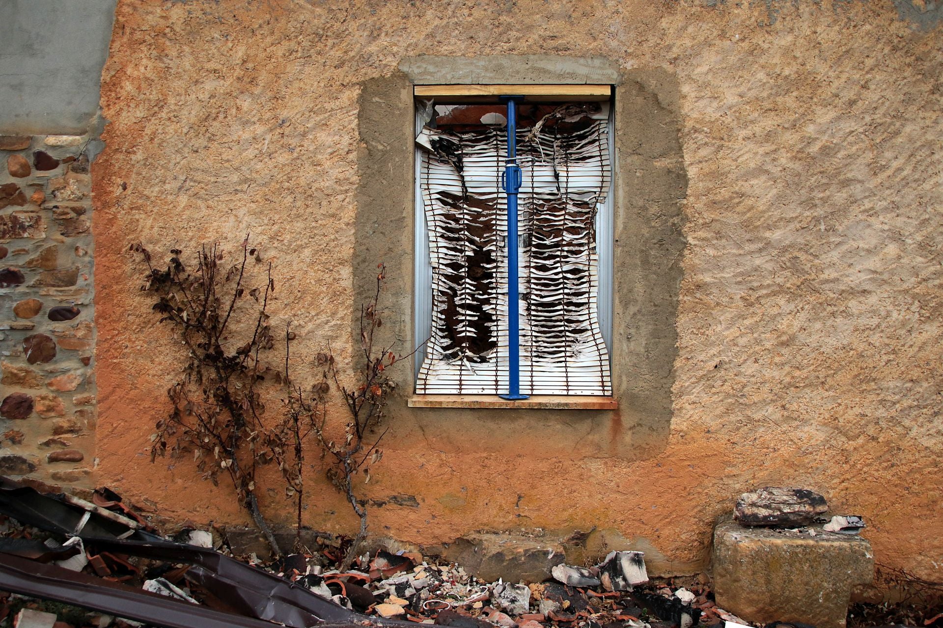 Así está Castrocalbón semanas después del incendio