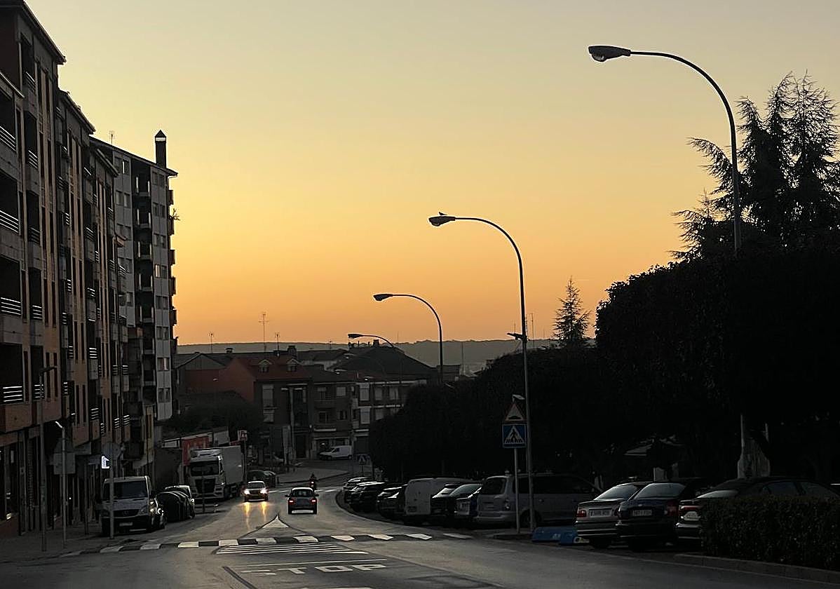 Imagen de la localidad y sus farolas.