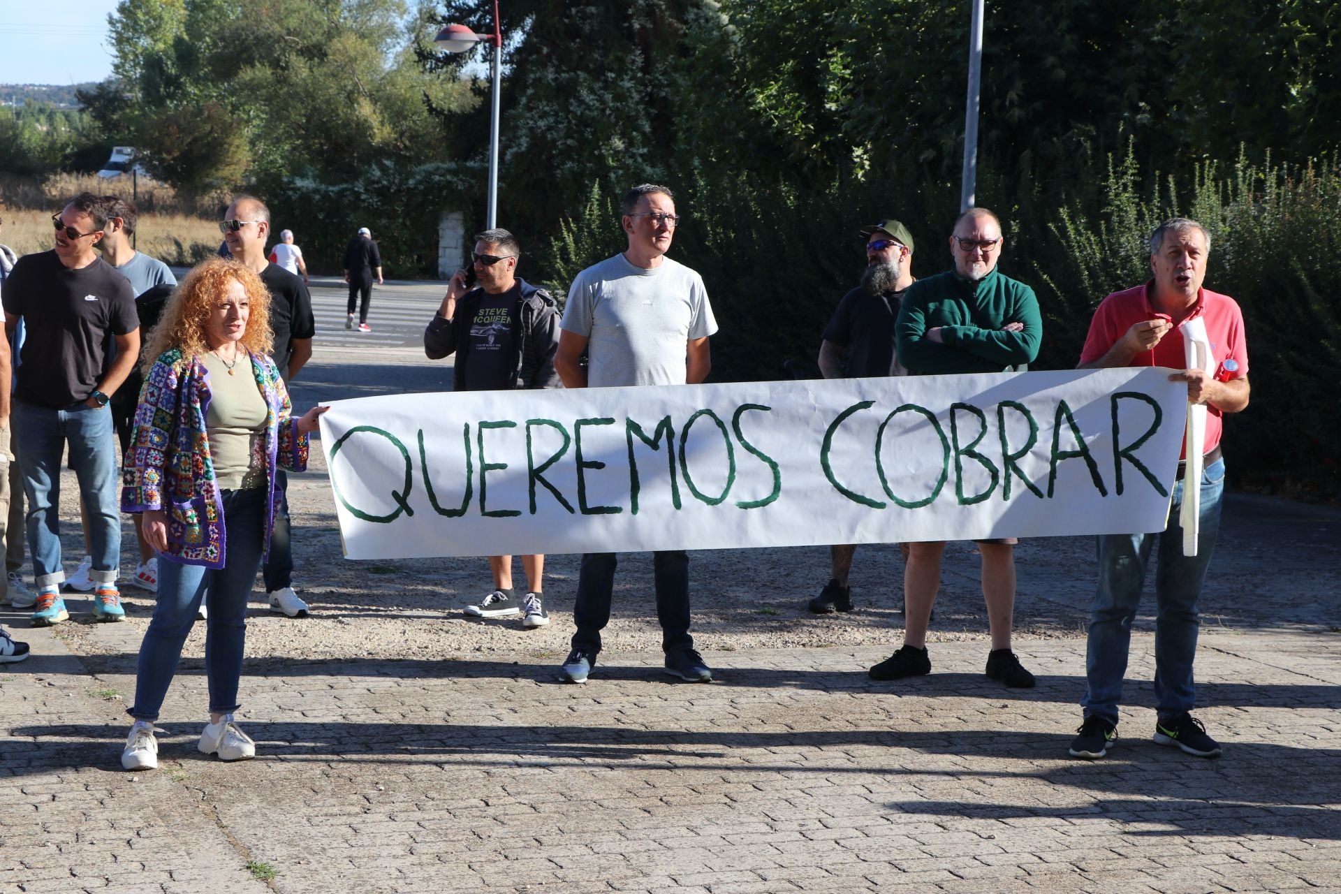 Imágenes de la manifestación en el Ayuntamiento de San Andrés del Rabanedo