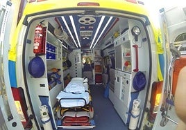 Interior de una ambulancia.