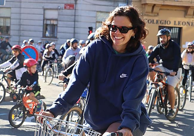 Cientos de leoneses recorrieron las calles de la capital con su bicicleta.