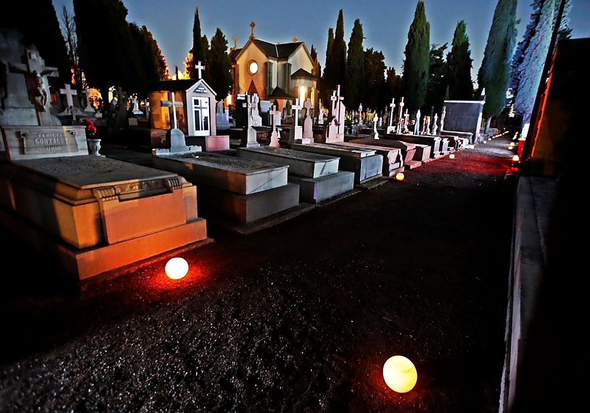 Rutas en el Cementerio de León.