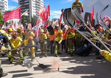 Bomberos y agentes forestales claman en Valladolid «contra la precariedad» de los operativos contra incendios