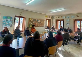 Reunión de los afectados con el delegado territorial de la Junta en León.