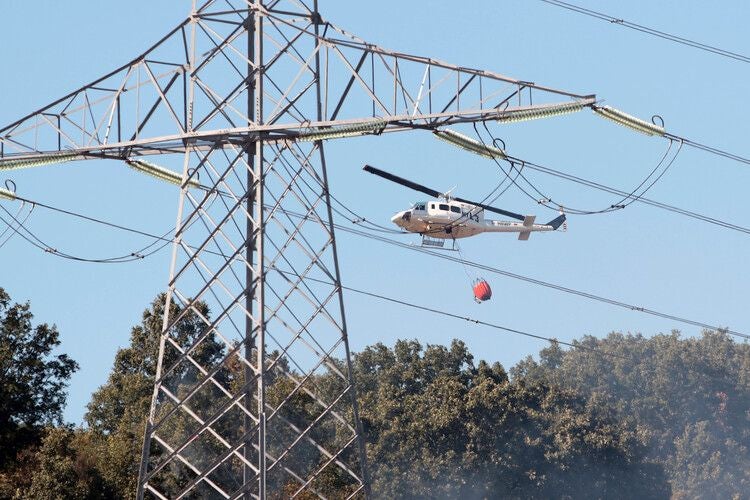 Imágenes del incendio en Villasinta de Torío