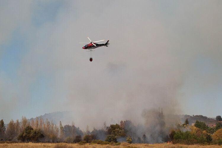 Imágenes del incendio en Villasinta de Torío