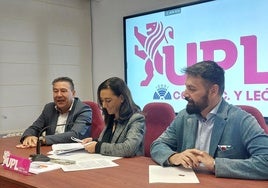 Luis Mariano Santos, Alicia Gallego y José Ramón García en rueda de prensa.