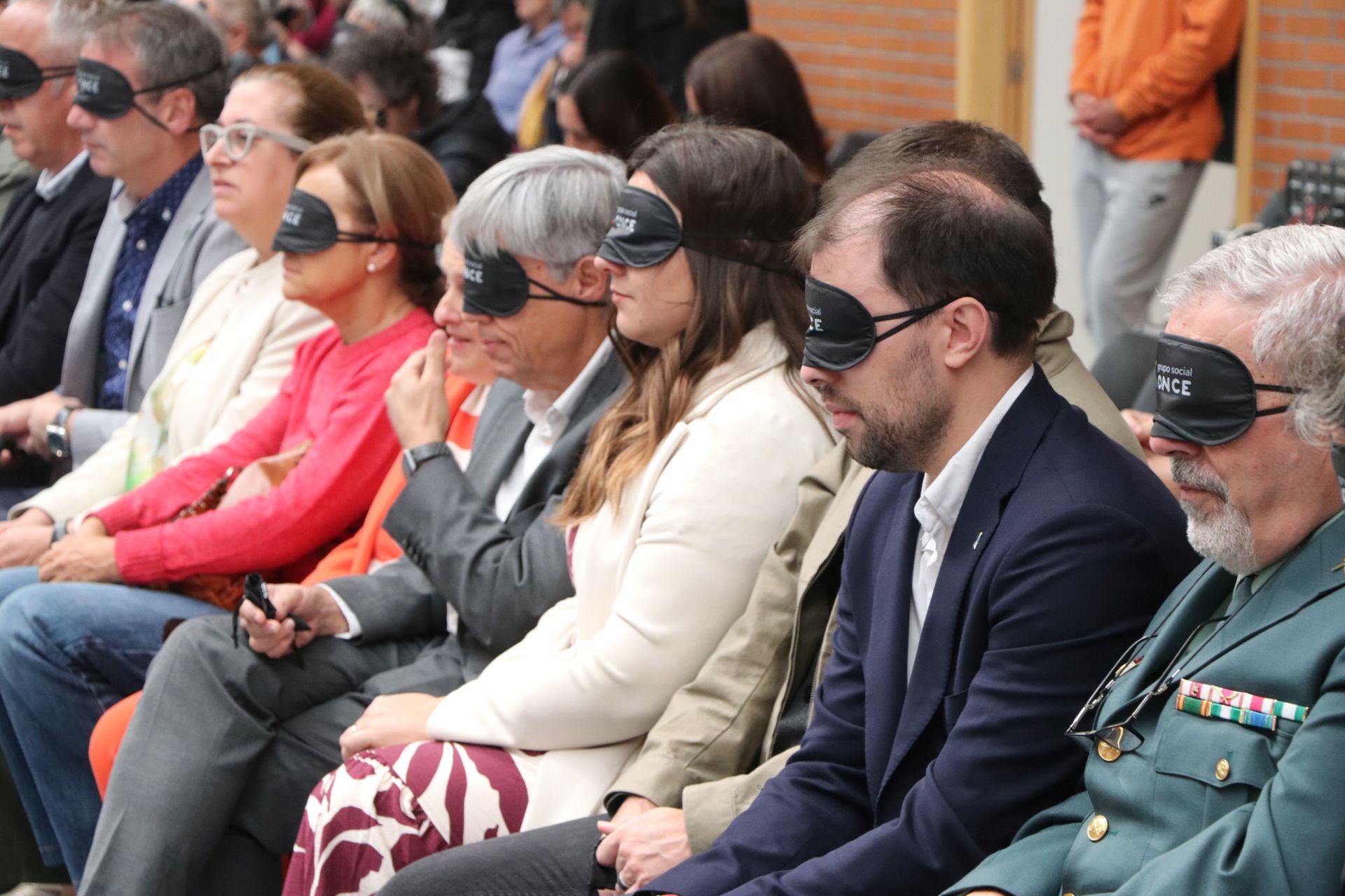 Así se adiestran y trabajan los perros guía